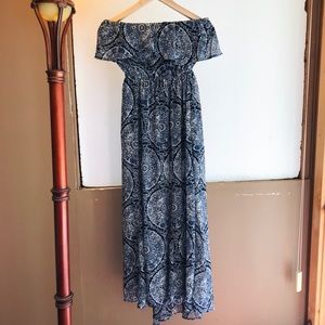 Off-the-shoulder Maxi Dress